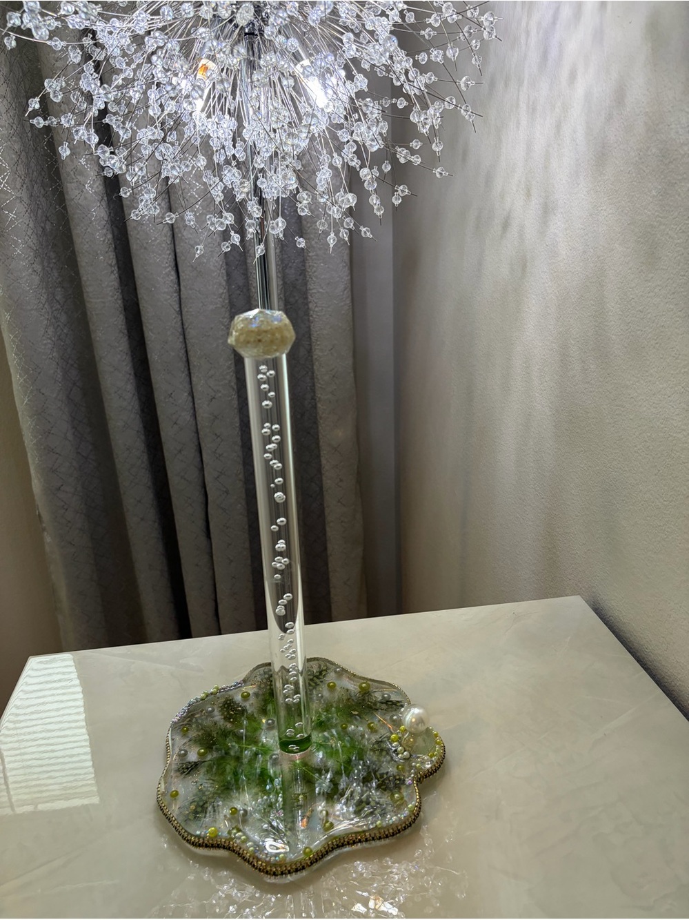 Resin paper towel holder countertop